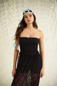 Petal Punch Hat In Black