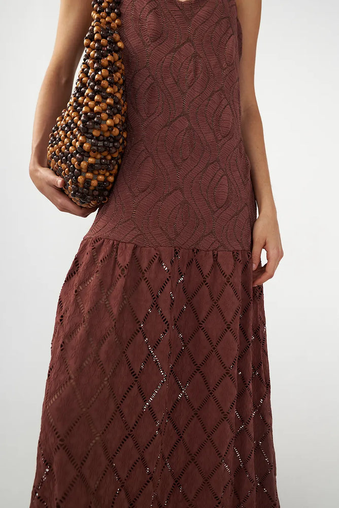 The Shell Handbag In Brown